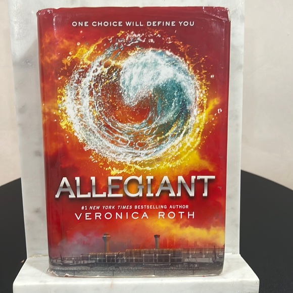 Hardcover Allegiant by Veronica Roth - Picture 1 of 3